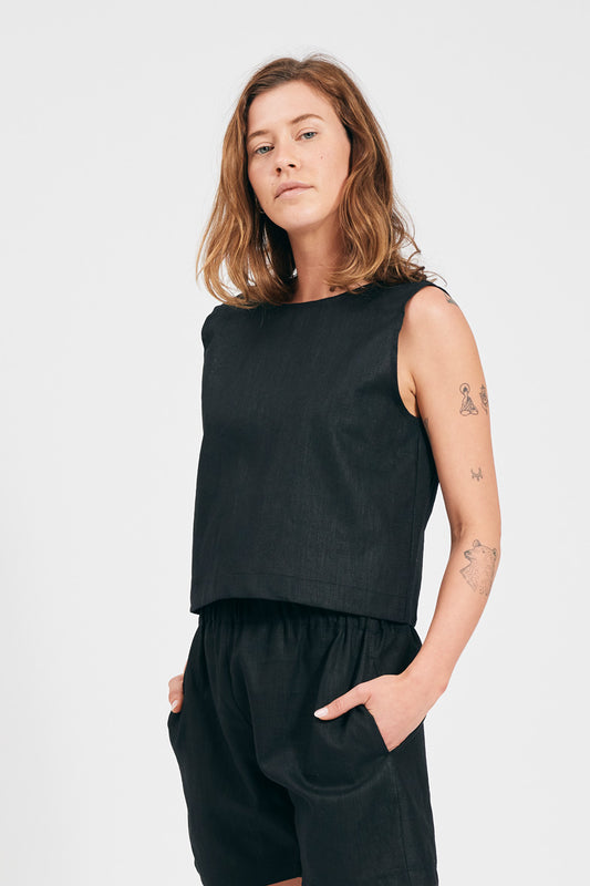 SHIO Switch Top arrives in 100% upcycled cotton and 100% linen.